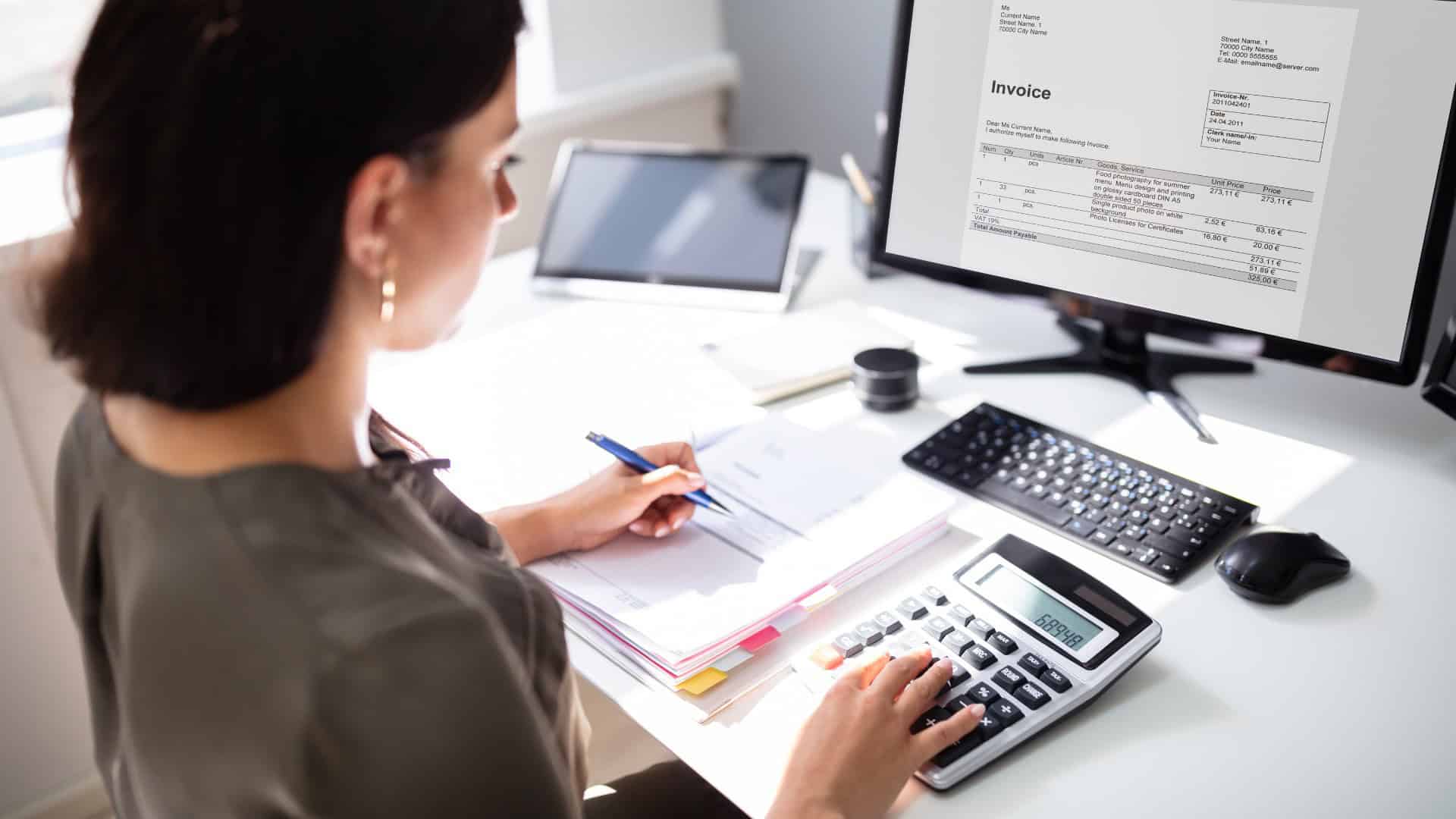 Jobs You Can Get With an Associate’s Degree in Accounting 