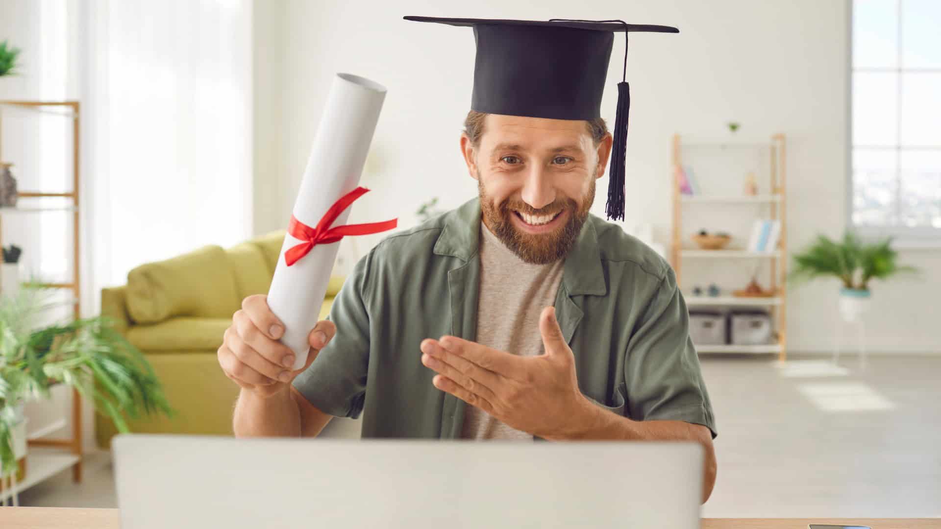 Is an Online Degree the Same as a Traditional Degree? 2 Is an Online Degree the Same as a Traditional Degree?
